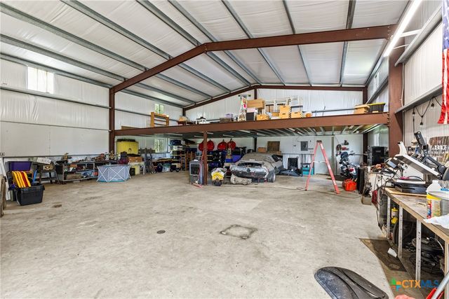 744 E Wiedemann Road, Flatonia, TX 78941