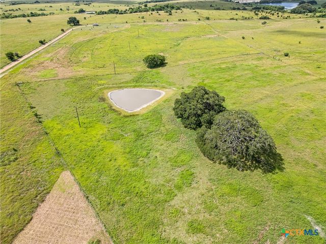 744 E Wiedemann Road, Flatonia, TX 78941