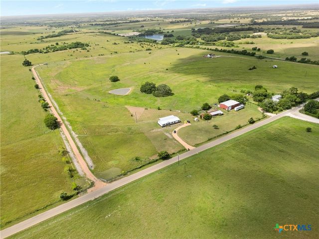 744 E Wiedemann Road, Flatonia, TX 78941