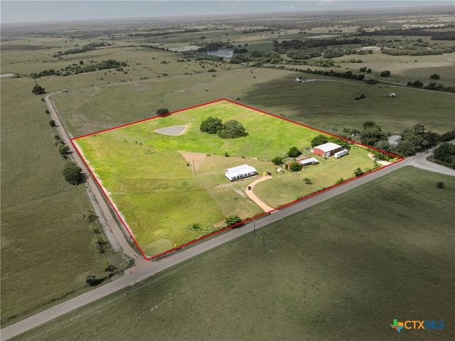 744 E Wiedemann Road, Flatonia, TX 78941