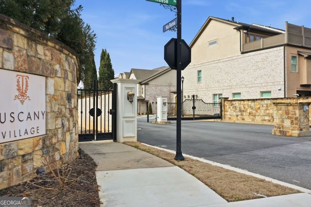 110 Via Roma, Woodstock, GA 30189