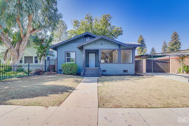 321 Oleander Avenue, Bakersfield, CA 93304