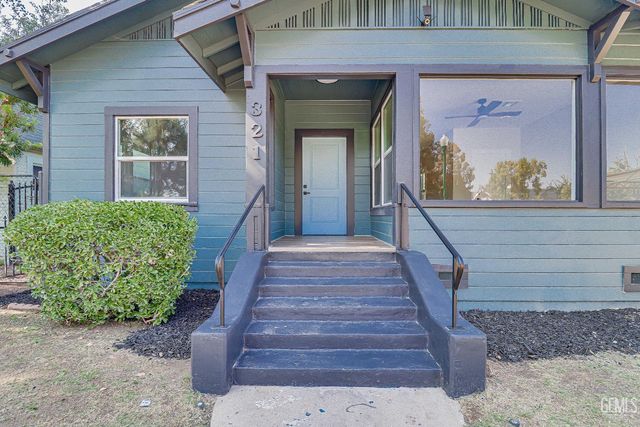 321 Oleander Avenue, Bakersfield, CA 93304