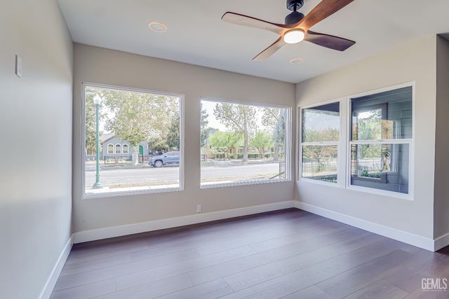 321 Oleander Avenue, Bakersfield, CA 93304