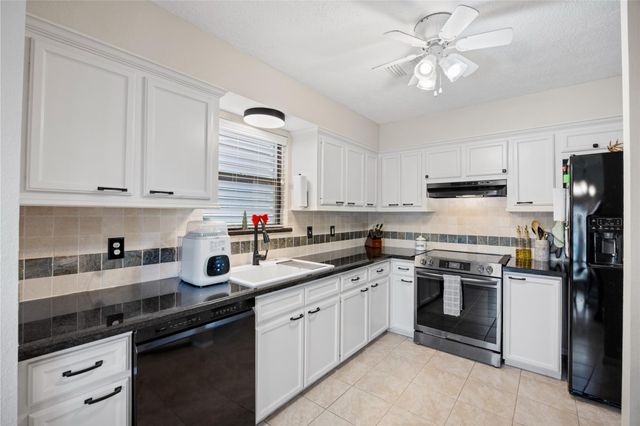 1114 Tiki Drive, Tiki Island, TX 77554