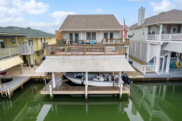1114 Tiki Drive, Tiki Island, TX 77554