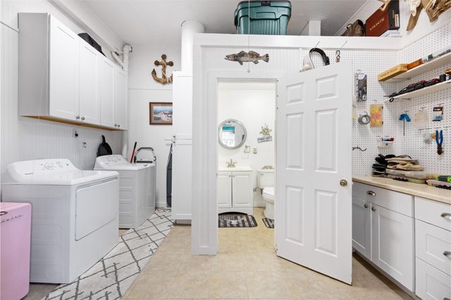 1114 Tiki Drive, Tiki Island, TX 77554