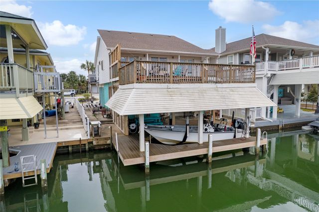 1114 Tiki Drive, Tiki Island, TX 77554