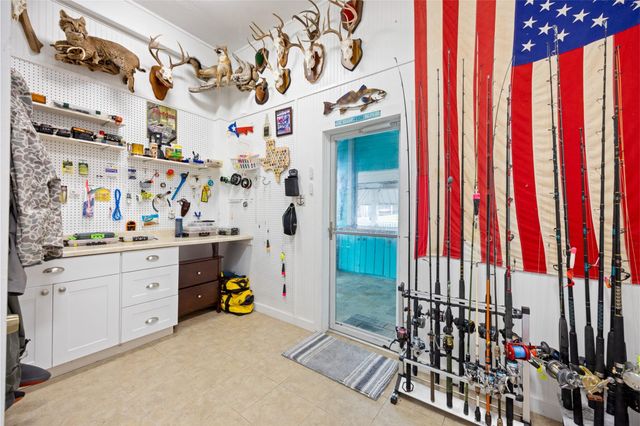 1114 Tiki Drive, Tiki Island, TX 77554