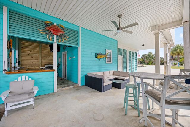 1114 Tiki Drive, Tiki Island, TX 77554