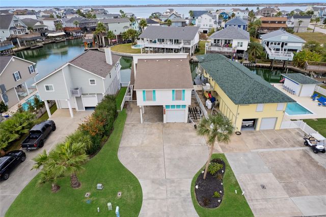 1114 Tiki Drive, Tiki Island, TX 77554