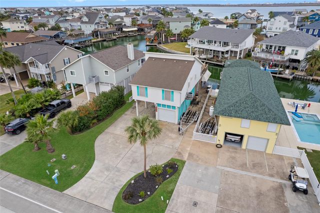 1114 Tiki Drive, Tiki Island, TX 77554