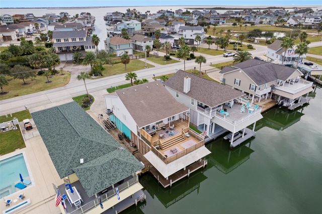 1114 Tiki Drive, Tiki Island, TX 77554