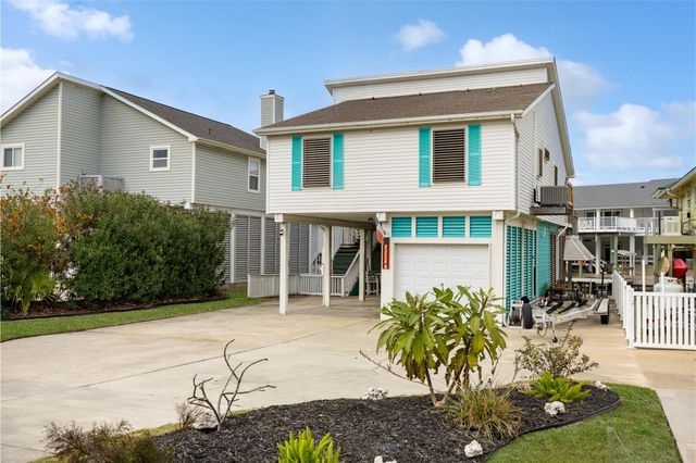 1114 Tiki Drive, Tiki Island, TX 77554