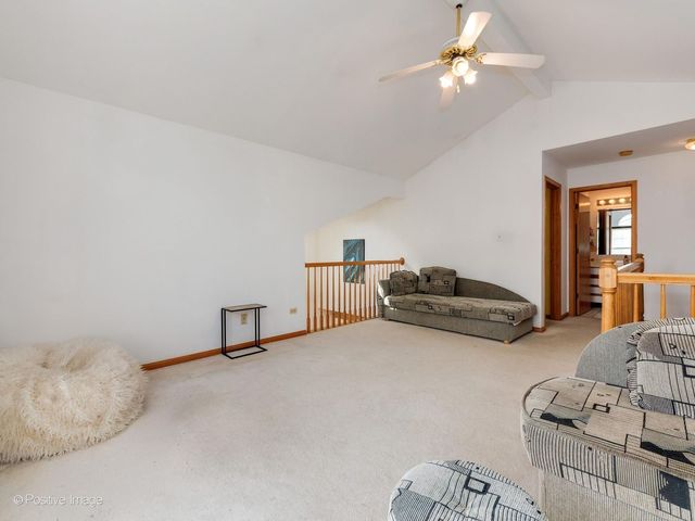 7420 Maple Drive, Justice, IL 60458