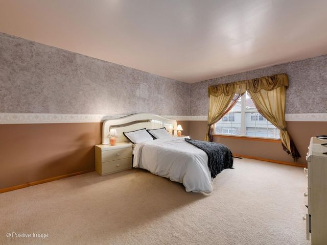 7420 Maple Drive, Justice, IL 60458