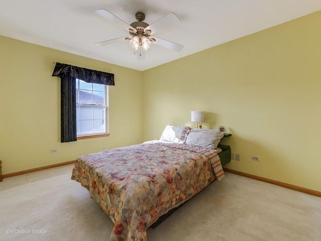 7420 Maple Drive, Justice, IL 60458