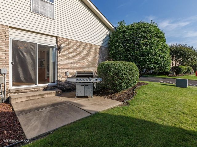 7420 Maple Drive, Justice, IL 60458