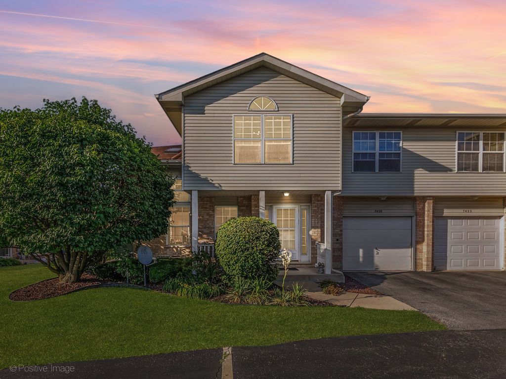 7420 Maple Drive, Justice, IL 60458