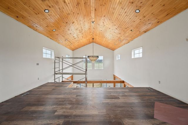 123 Cattlemans Dr, Sparta, TN 38583