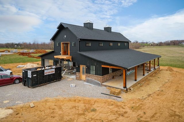 123 Cattlemans Dr, Sparta, TN 38583