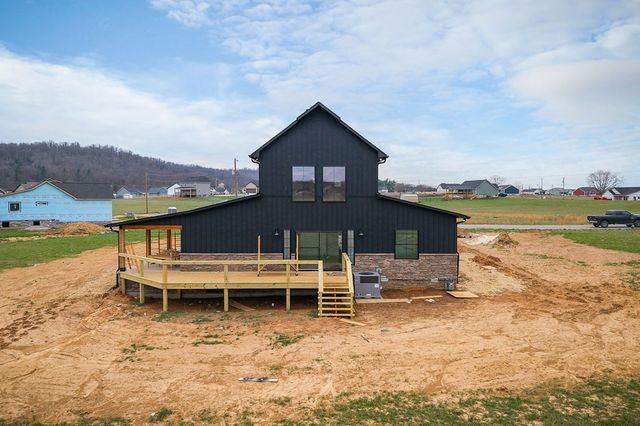 123 Cattlemans Dr, Sparta, TN 38583