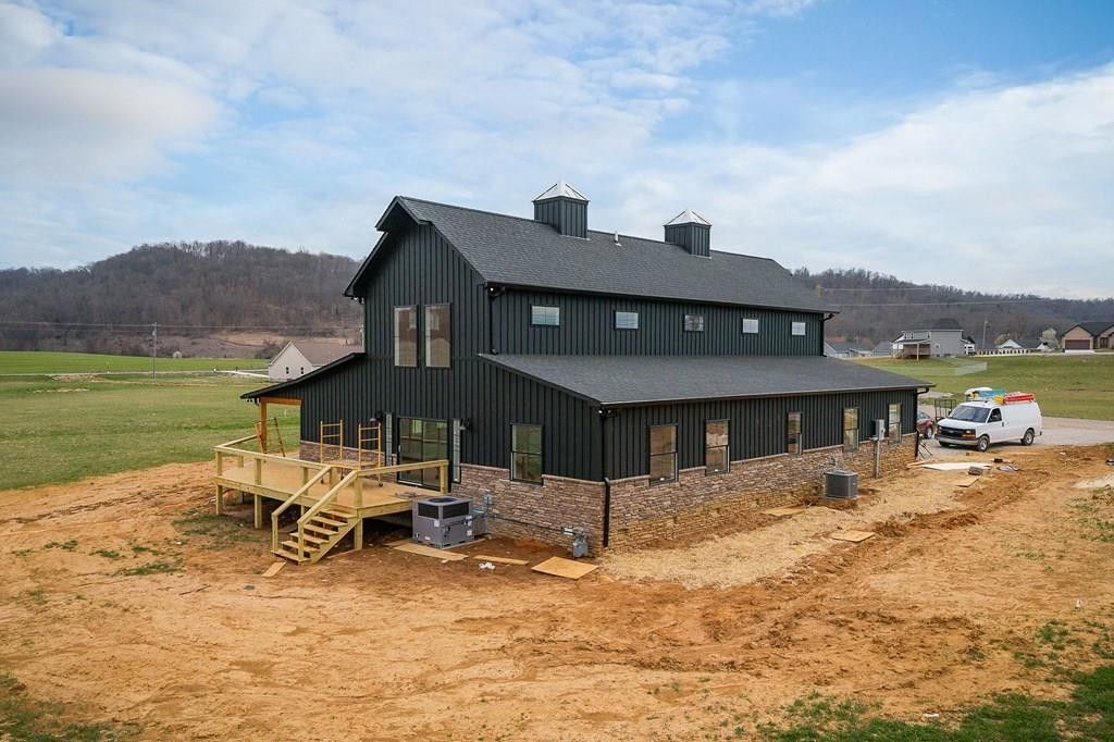 123 Cattlemans Dr, Sparta, TN 38583