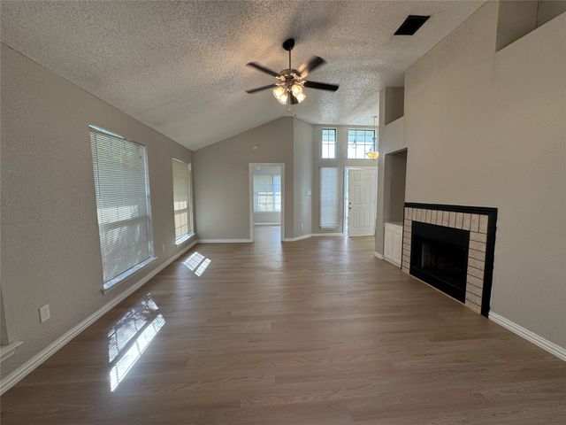 6511 Devine Drive, Arlington, TX 76001