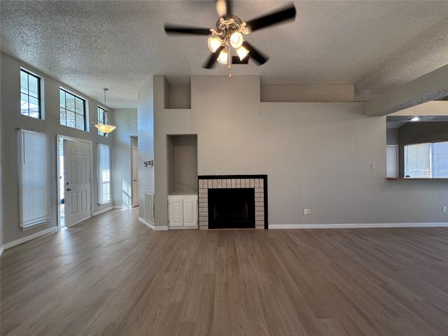 6511 Devine Drive, Arlington, TX 76001