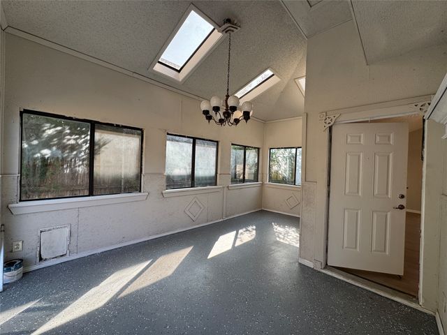 6511 Devine Drive, Arlington, TX 76001