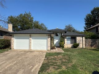 6511 Devine Drive, Arlington, TX 76001