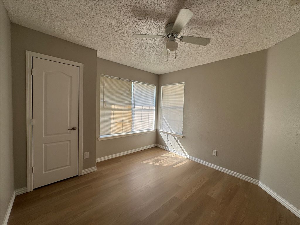 6511 Devine Drive, Arlington, TX 76001 — photo 2