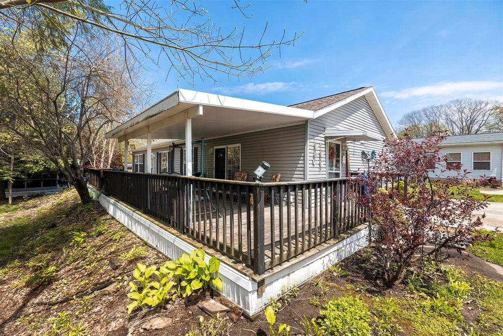 1542 GLENHAVEN Lane, Erie, PA 16509