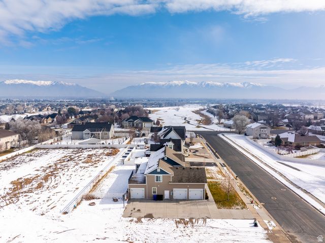 3736 W HAMMON LN, Syracuse, UT 84075