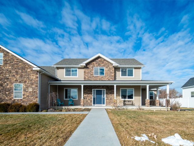 3736 W HAMMON LN, Syracuse, UT 84075