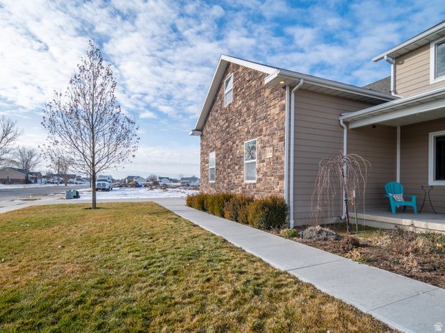 3736 W HAMMON LN, Syracuse, UT 84075