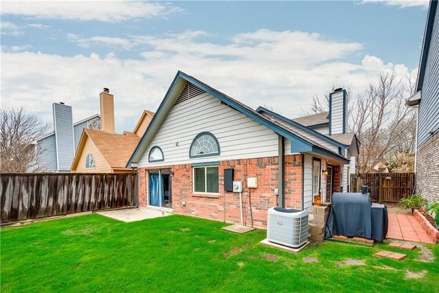 1203 Lone Wolf Trail, Carrollton, TX 75007