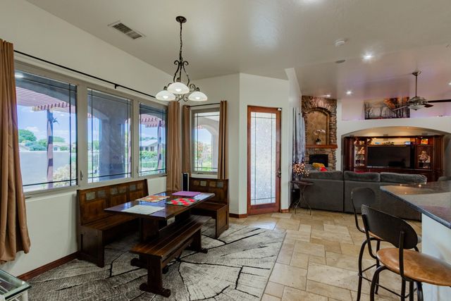 930 Titus Loop, Bosque Farms, NM 87068