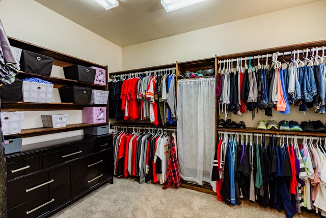 930 Titus Loop, Bosque Farms, NM 87068