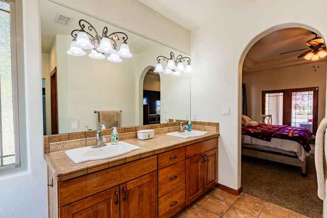 930 Titus Loop, Bosque Farms, NM 87068