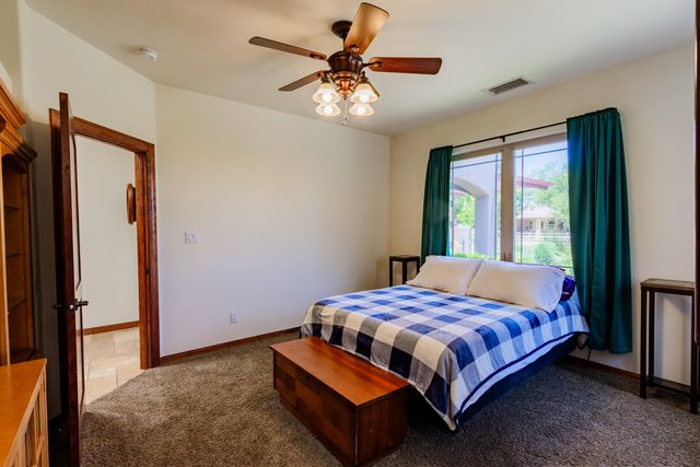 930 Titus Loop, Bosque Farms, NM 87068