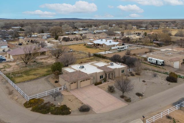 930 Titus Loop, Bosque Farms, NM 87068