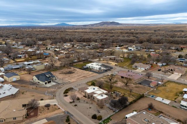 930 Titus Loop, Bosque Farms, NM 87068