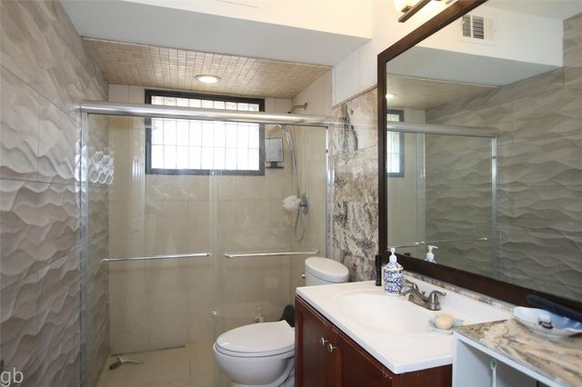 5530 Loch Lomond Drive, Houston, TX 77096