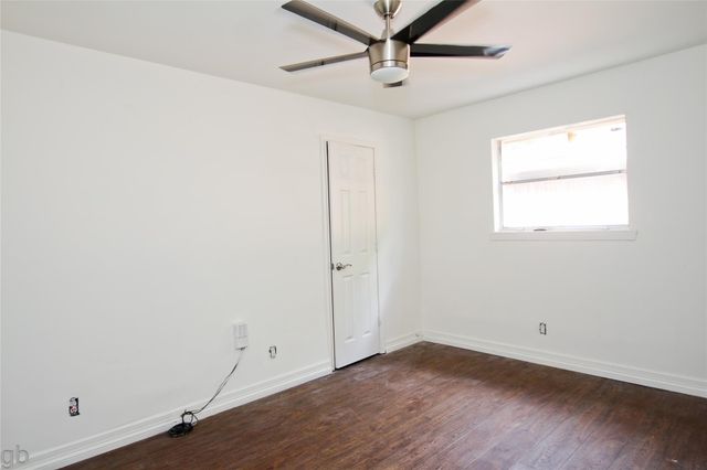 5530 Loch Lomond Drive, Houston, TX 77096