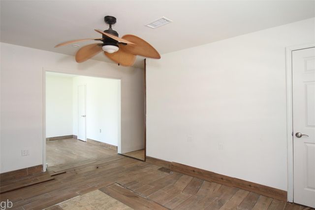 5530 Loch Lomond Drive, Houston, TX 77096