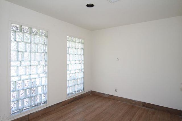 5530 Loch Lomond Drive, Houston, TX 77096