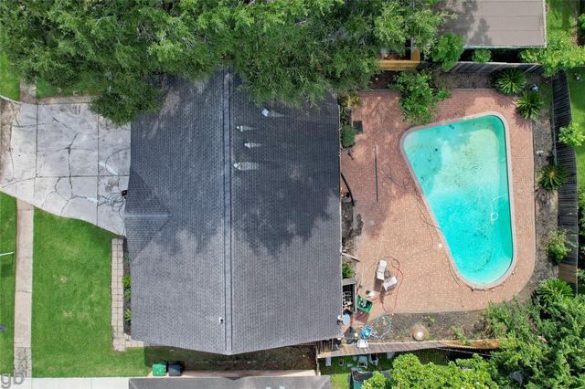 5530 Loch Lomond Drive, Houston, TX 77096