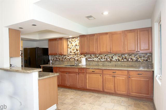 5530 Loch Lomond Drive, Houston, TX 77096