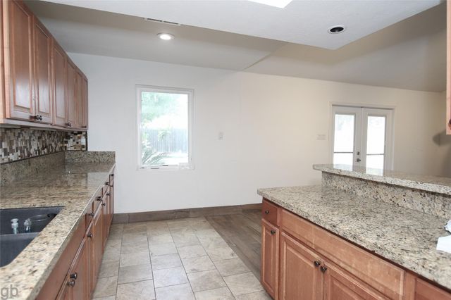 5530 Loch Lomond Drive, Houston, TX 77096